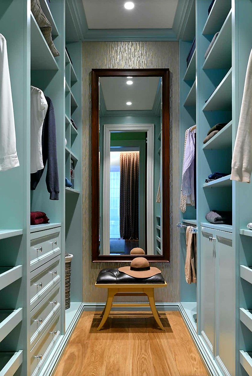 Параллельная гардеробная комната с большим зеркалом Элиста